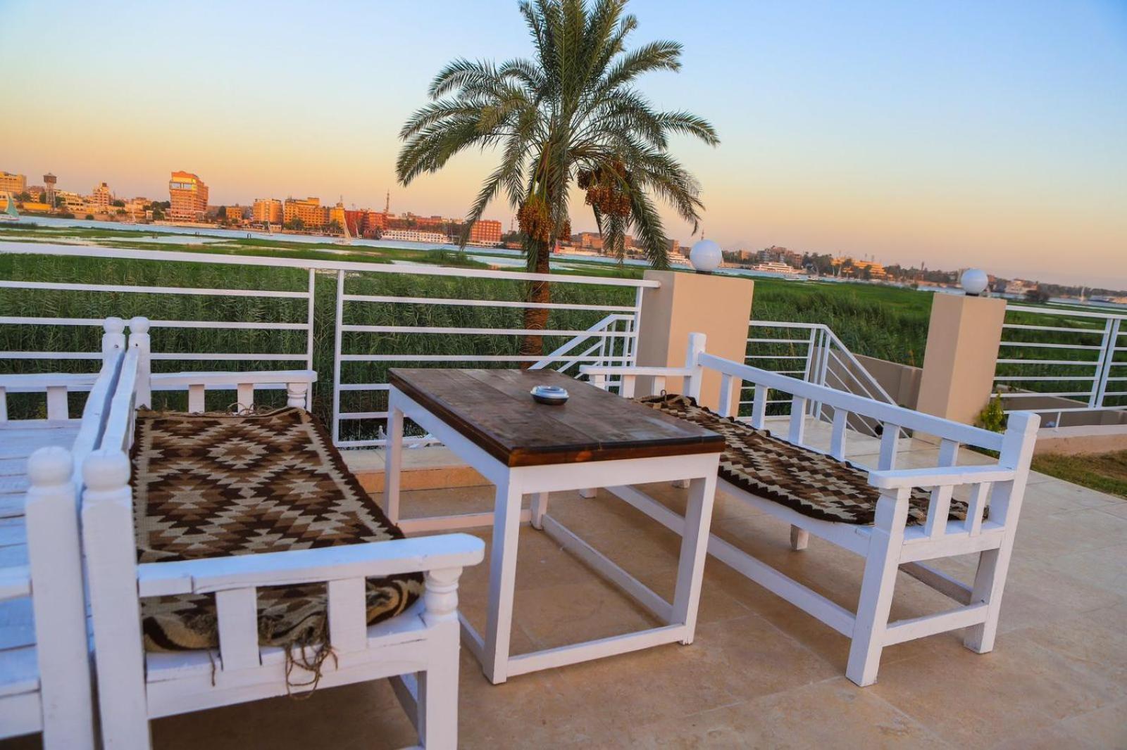 Royal Nile Villa - Pool View Apartment 1 樂蜀 外观 照片